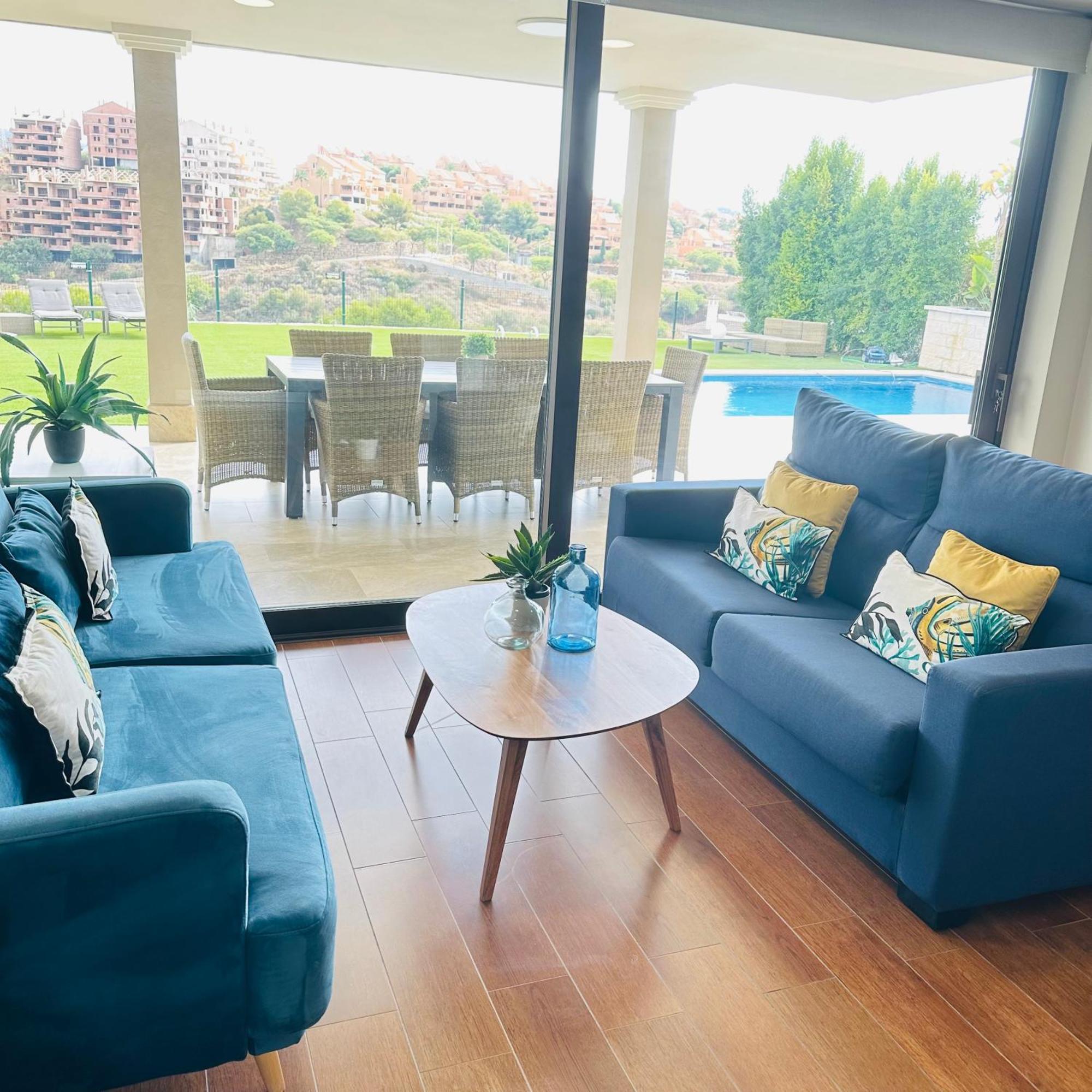 Villaer Issa Private Loft In Marbella